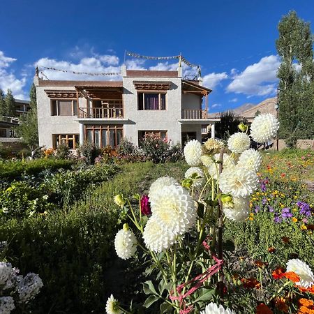 Chakzot Garden House Hotel Leh Luaran gambar