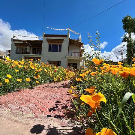 Chakzot Garden House Hotel Leh Luaran gambar