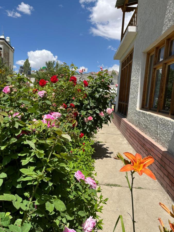 Chakzot Garden House Hotel Leh Luaran gambar